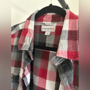 Carhartt/ size Large/ plaid red and black